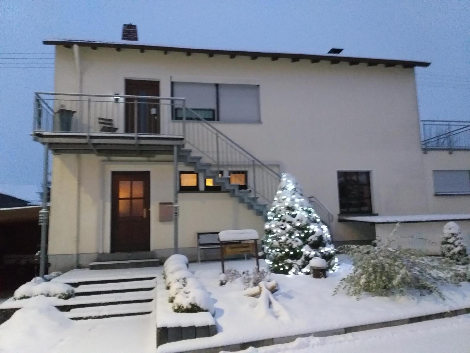 Apartment Zwei Schlafzimmer- Betten In Komforthoehe Baumholder Exterior photo