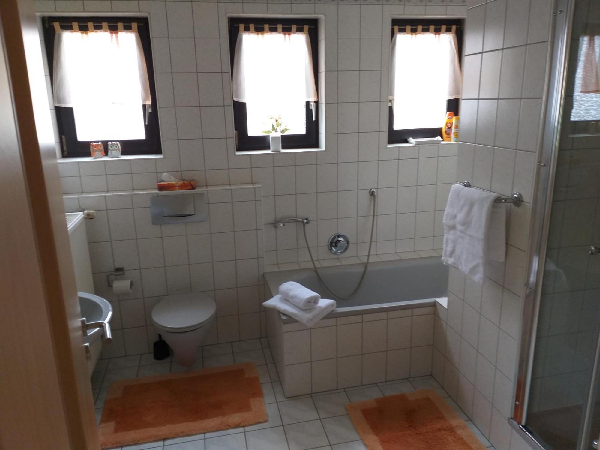 Apartment Zwei Schlafzimmer- Betten In Komforthoehe Baumholder Exterior photo